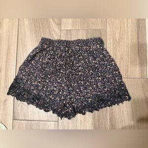 Kimchi Blue Black Floral Lace-Trim Shorts